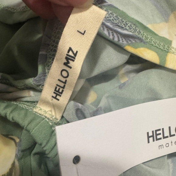 Hello MIZ Maternity Green Maxi Dress with Elegant Design Size L - Picture 3 of 4